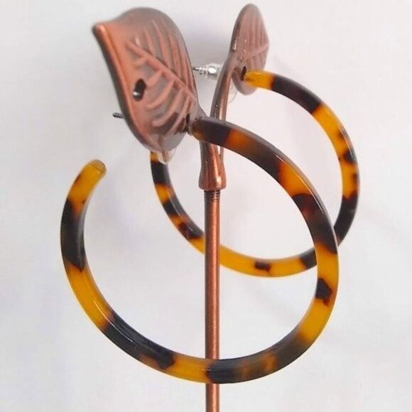 Leopard Print Thin Acrylic Hoop Earrings - Picture 3 of 5